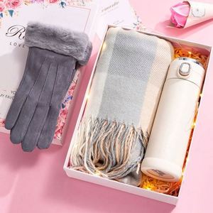 Articles bon marché avec logo, écharpes, gobelets isothermes, gants, ensemble cadeau d'hiver pour les employés, événements promotionnels d'entreprise - Product Image 4