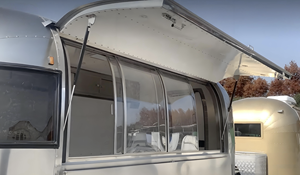 Camion de restauration certifié CE avec auvent chauffant et sol antidérapant pour un service hivernal sûr et confortable dans les régions alpines - Product Image 2