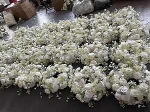 พวงมาลัยดอกไม้ทรงกลมขนาด 60 ซม. สีเขียวและสีขาว สำหรับตกแต่งโต๊ะงานแต่งงานและเชิงเทียน - Product Image 4