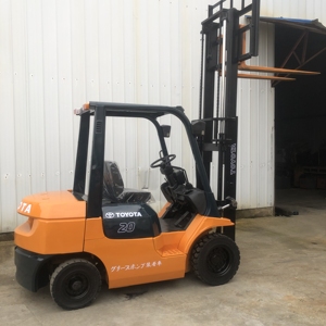 Popular 2 Ton Diesel for <b>Forklift</b> Used 95% Good Price with Quality <b>Forklift</b> <b>Attachments</b> Narrow Aisle 1 Year Warranty - Product Image 3