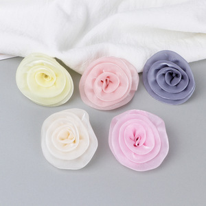 Accesorios para el cabello con flores de camelia de tela multicolor de 5 cm para bodas, sombreros, bolsos, decoraciones de ropa DIY - Product Image 1