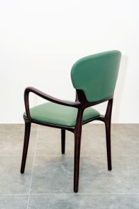 Chaise de salle à manger contemporaine en bois massif avec coussin rembourré en tissu pour cuisine, restaurant, hôtel, mobilier PISANO - Product Image 2