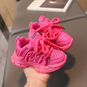 Venta al por mayor de zapatos deportivos de baloncesto para niños tendencia de moda bebé niña calzado para correr barato niños de cuero Casual zapatilla de deporte niños - Product Image 3