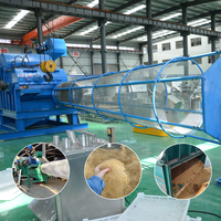 Multifunctionele machine voor het scheiden en vermalen van grove vezels uit kokosnootschil en kokosnootschilvrucht.