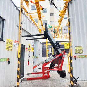 Carretilla elevadora de brazo de manivela hidráulica eléctrica portátil de 1,7 m 500kg 700kg Capacidad Cargador de camión de carga y descarga automática - Product Image 4