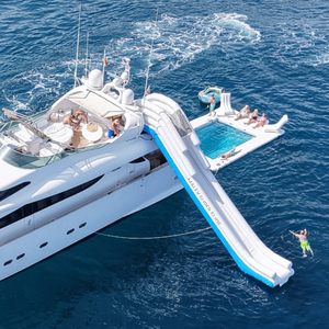 Piscine gonflable flottante haut de gamme pour yacht, avec toboggan aquatique, pour des jeux aquatiques de luxe et des aventures relaxantes en mer - Product Image 3