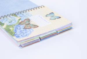 Agenda Personalizzata con Calendario, Articoli di Cancelleria e Forniture Scolastiche, Planner A6 con Rilegatura a Spirale - Product Image 3