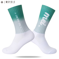 MCYCLE Chaussettes de sport aérodynamique à séchage rapide avec logo personnalisé Chaussettes de vélo respirantes et antibactériennes Impression OEM pour chaussettes de cyclisme