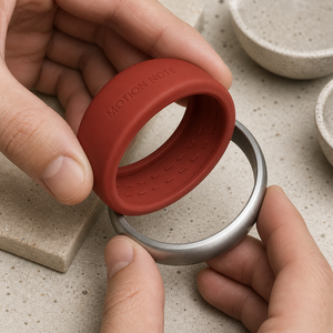Funda de Silicona Personalizada con Logotipo OEM para Oura Ring 5/4, Galaxy Ring, RingConn, Ultrahuman, Color Rojo Arcilla, Nombre de Marca Grabado - Product Image 3