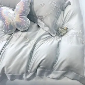 Vendita all'ingrosso lenzuolo farfalla rosa-Set di biancheria da letto tencel di fascia alta anni '80 set di lenzuola con ricamo a farfalla bella sonno nudo adatto per Set di trapunte da donna