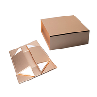 Petite QUANTITÉ MINIMALE DE COMMANDE De Luxe Papier Pliable Vêtements De Stockage Rigide Cadeau Boîte Magnétique à Chaussures En Carton Boîtes D'emballage avec Logo Personnalisé