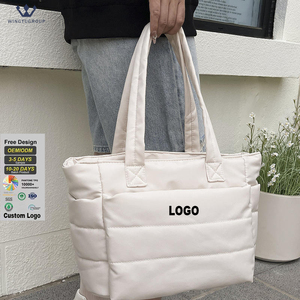 Sac fourre-tout matelassé à poignée souple avec fermeture éclair, prix d'usine, faible MOQ, logo personnalisé, sac pour ordinateur portable, sac de plage pour femme - Product Image 1