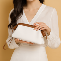 Sac à cosmétiques en cuir de grande capacité personnalisable en gros avec fermeture à glissière, matériau PU, organisateur de cosmétiques durable pour les voyages