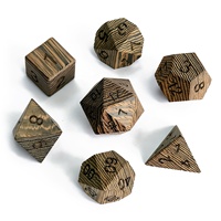 Lot de dés en bois polyédriques sculptés à la main sur mesure, 16 mm, 7 pièces, avec sac en velours, pour jeux de rôle (Dungeons & Dragons)