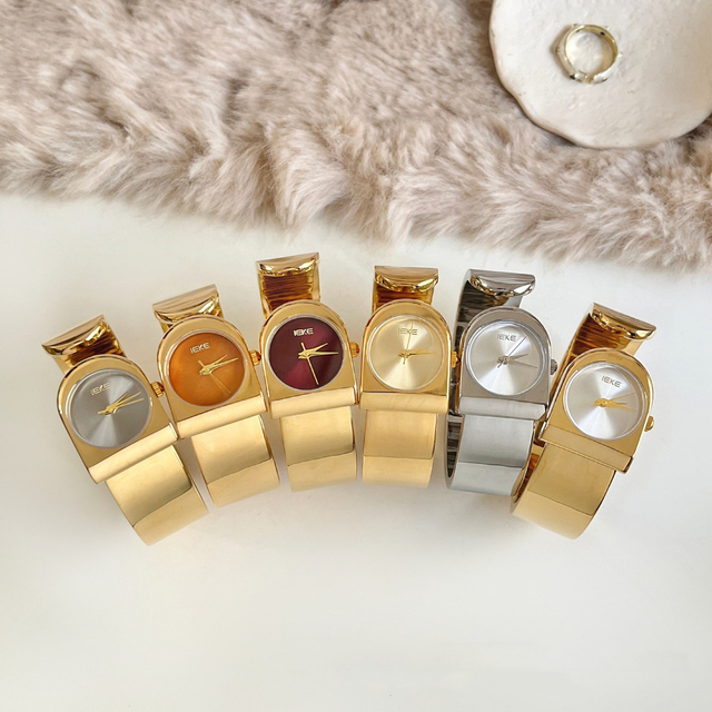 Women Quartz Watch Gold Plated Bangle Fashion Watch Pointer Small Dial Vintage Ladies Wristwatch