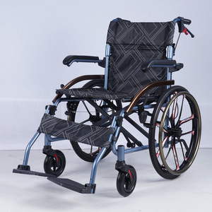 Fauteuil roulant manuel en alliage d'aluminium léger, pliable, portable, pour usage domestique et extérieur - Product Image 1