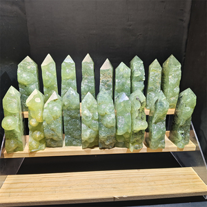 จุดพรีไฮไนต์ดิบธรรมชาติพร้อมหอคริสตัลหินบําบัดดรูซี่สําหรับตกแต่ง - Product Image 1