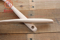 Grande cuillère en bois de hêtre non peinte avec long manche droit Cuillère en bois massif pour la cuisine Conception d'ustensiles créatifs