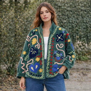 Veste en velours brodée Suzani, véritable œuvre d'art populaire, motif floral fait main, manteau pour femme, blazer hippie d'hiver - Product Image 1