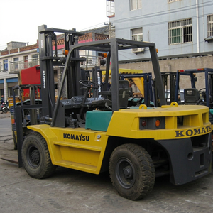 Montacargas Diésel Komatsu Usado de 8 Toneladas FD80 4WD con Neumáticos Sólidos para Terreno Accidentado en Venta en Shanghái - Product Image 1