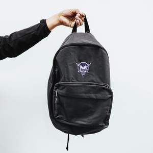 Parche Bordado de Fieltro con Cabeza de Diablo DigitEMB, 2.85 x 3.20 Pulgadas, para Coser o Planchar en Chaquetas, Mochilas, Gorras y Ropa - Product Image 4