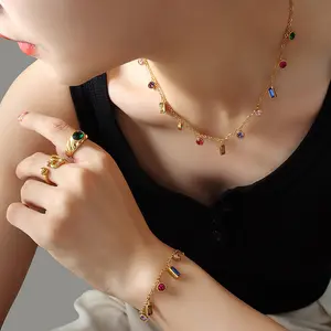 Grosir perhiasan wanita mewah zirkon warna-warni rumbai emas berlapis baja tahan karat pengaturan jimat gelang kalung Set untuk wanita