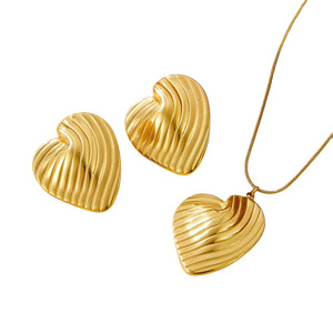 Серьги-сердечки <span class=keywords><strong>LYN</strong></span> в европейско-американском стиле, позолоченные 18-каратным золотом, из нержавеющей стали, легкий люкс, модный ювелирный набор для годовщины - Product Image 5