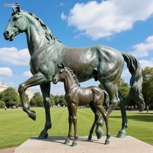 Sculpture en bronze moderne de cheval d'animal de moulage de jardin de station de vacances extérieure personnalisée statue grandeur nature de jument et de <span class=keywords><strong>poulain</strong></span> en bronze pour la décoration publique - Product Image 6