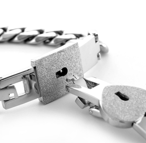 Saint Valentin Bijoux Étanche Concentrique Eachother Verrouillage Interlock et Clé Paire Coeur En Acier Inoxydable Couple Bracelet Bracelet - Product Image 6