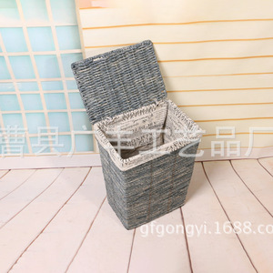 Panier à linge carré en osier avec couvercle gris clair pour buanderie, rangement de vêtements, type sur pied GF 02 - Product Image 1