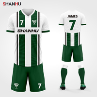 Maillots de football personnalisés avec design par sublimation vert et blanc pour équipe unisexe, vêtements de sport pour hommes, femmes et enfants, uniforme de football