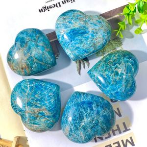 Novedades en Artesanía de Piedras de Cristal Naturales Curativas, Apatita Azul Tallada en Forma de Corazón para Decoración - Product Image 5