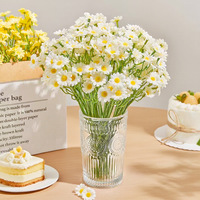Fleurs artificielles réalistes en plastique, marguerites, décorations pastorales fraîches et écologiques pour la table à manger, le salon