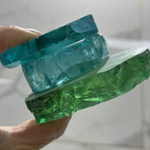 พลอยคิวบิกเซอร์โคเนียสีพาราอิบาแบบไม่เจียระไนสีใหม่ - Product Image 3