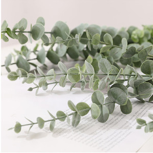 Feuilles d'<span class=keywords><strong>eucalyptus</strong></span> artificielles de haute qualité, branche de feuilles d'argent, plantes vertes au toucher réel pour la décoration de mariage, de la maison, de Pâques, de la table - Product Image 6