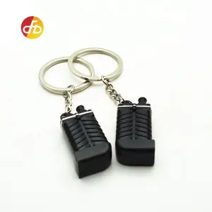 wholesale Metal spin freely decorative automotive keychain