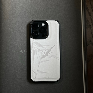 Funda Protectora para Teléfono con Correa Plegable de TPU+PC Estilo Chino Original para 15/14/13 Pro/i17pro max, Diseño de Astronauta - Product Image 2
