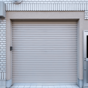 <span class=keywords><strong>Puerta</strong></span> Enrollable Moderna y Duradera <span class=keywords><strong>de</strong></span> Aluminio, Panel Enrollable, Control Remoto Eléctrico, Instalación con Tornillos, Diseño Insonorizado para Uso Comercial - Product Image 6