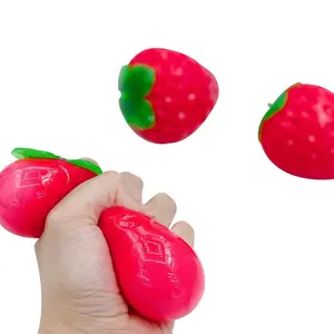 थोक सिमुलेशन एंटी-स्ट्रेस टीपीआर स्ट्रॉबेरी स्क्विशी खिलौने लोकप्रियता सॉफ्ट हॉट सेलिंग बॉल रिलीफ स्क्वीज़ खिलौना