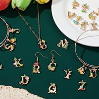 26 Breloques Métalliques Lettres Initiales pour Fabrication de Bijoux, Breloques Alphabet A-Z en Forme de Fleur pour Bracelets, Colliers, Boucles d'Oreilles, Porte-clés, Étiquettes Nom