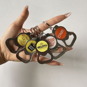 Llavero de cerveza negro para sublimación, abridor de botellas en blanco personalizable - Product Image 4