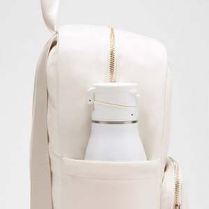 Mochila Unisex Lulu para el Nuevo Modelo Everywhere, 11.5L, Impermeable, Gran Capacidad, de Mezclilla, con Forro de Poliéster y Correas Curvas para los Hombros - Product Image 3