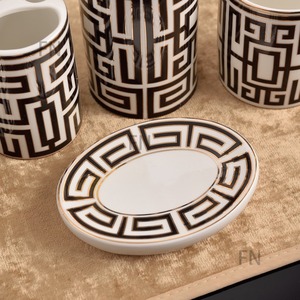 Juego de Baño Simple de Cinco Piezas: Dispensador de Loción, Vaso para Enjuague Bucal, Jabonera, Portacepillos de Dientes, Cerámica para Baño - Product Image 3