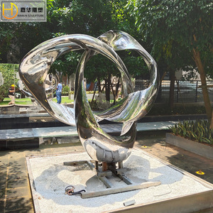 Jiahua Mirror Pebbles, Escultura de Acero Inoxidable para Montar en el Suelo, Forma Irregular, Acabado Tipo Espejo, Hecha a Mano - Product Image 4