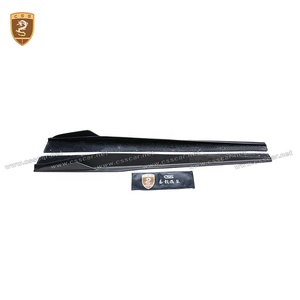Jupes latérales en fibre de carbone style Vors pour 488 FER167, kit carrosserie latérale aérodynamique léger, jupes latérales de course en fibre de carbone style Vors - Product Image 2