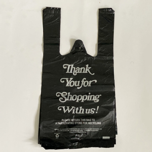 Sac en <span class=keywords><strong>plastique</strong></span> <span class=keywords><strong>noir</strong></span> réutilisable MU, sac en PE <span class=keywords><strong>noir</strong></span>, sac de shopping pour t-shirts, sac d'emballage pour magasin de détail - Product Image 3