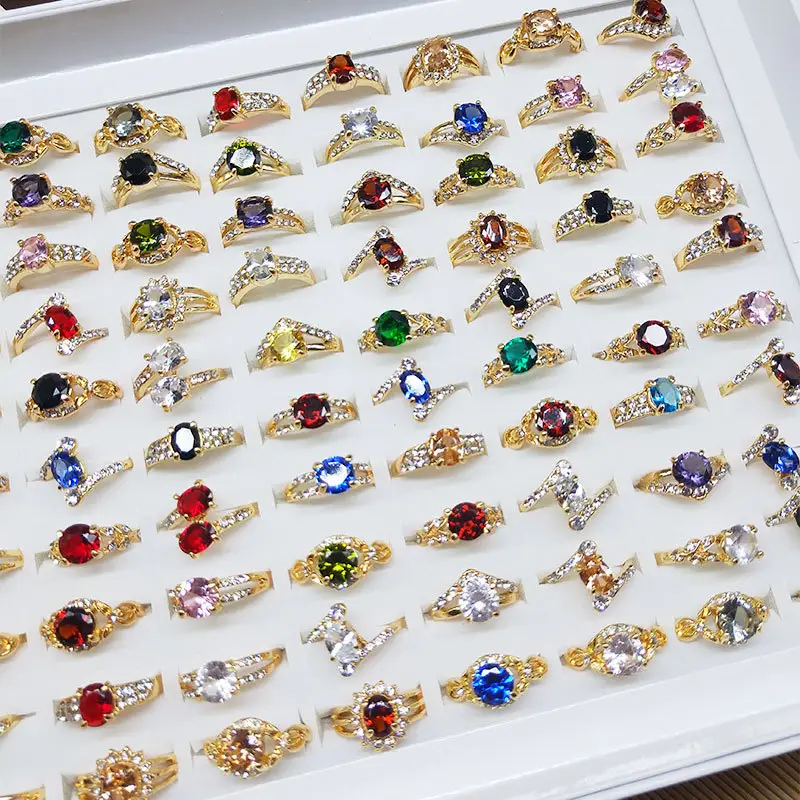 2022 Vergoldete Zirkon ringe Zufälliges Design Mix Stein Diamant Strass Verlobung Fingerringe für Frauen