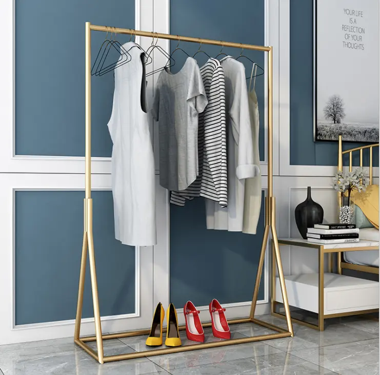 Cintre de vêtement rouge pour chambre à coucher, porte-vêtement simple, panier pour la maison, magasin de vêtements