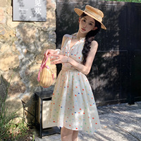 Robe de plage resort streetwear tissée mini coupe trapèze, tenue pour jeune fille, pour séances photo et rendez-vous, col en V, dos nu, à pois