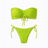 Ensemble assorti vert néon pour l'été : Bikini sans bretelles pour femme et chemise à col ouvert pour homme, short, logo personnalisé, vêtements de plage, fabrication en usine